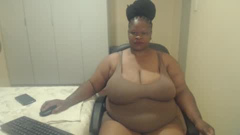 Snapshot of sweetnoziexxx chatting on January 13, 3:45 am sweetnoziexxx online show from January 13, 3:45 am