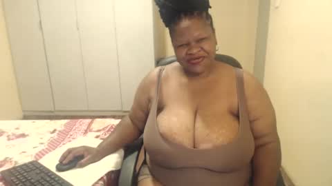 Snapshot of sweetnoziexxx chatting on January 28, 6:07 pm sweetnoziexxx online show from January 28, 6:07 pm