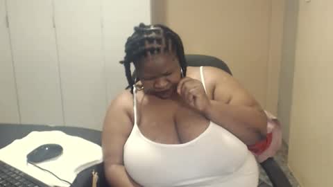 Snapshot of sweetnoziexxx chatting on October 5, 6:29 am sweetnoziexxx online show from October 5, 6:29 am