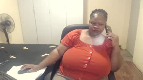 Snapshot of sweetnoziexxx chatting on March 7, 8:13 am sweetnoziexxx online show from March 7, 8:13 am