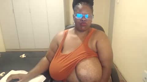 Snapshot of sweetnoziexxx chatting on February 27, 4:53 pm sweetnoziexxx online show from February 27, 4:53 pm