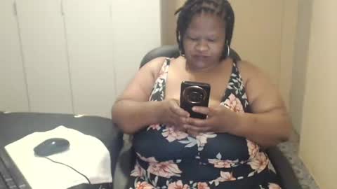 Snapshot of sweetnoziexxx chatting on October 9, 7:12 am sweetnoziexxx online show from October 9, 7:12 am