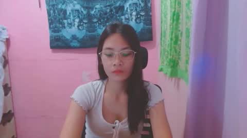 Mia online show from May 30, 4:32 am