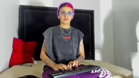 sweetsubmissive rs online show from June 11, 2:11 am