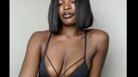 sweetxxboobsx online show from October 27, 8:43 am