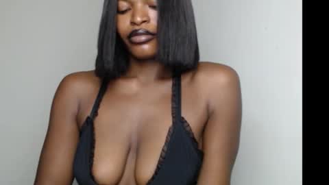 sweetxxboobsx online show from December 15, 8:41 am