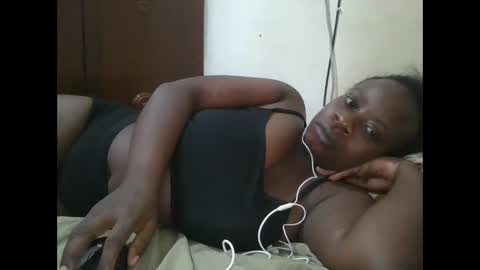 Snapshot of sweetyass25 chatting on September 15, 6:37 pm sweetyass25 online show from September 15, 6:37 pm
