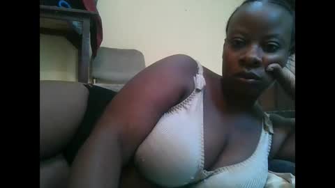 sweetyass25 online show from June 8, 5:52 am