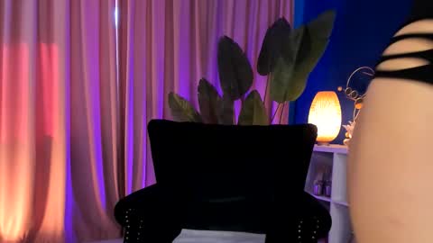 Snapshot of sweetyfit chatting on September 18, 7:29 am Leya online show from September 18, 7:29 am