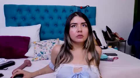 soffya online show from April 24, 10:23 pm