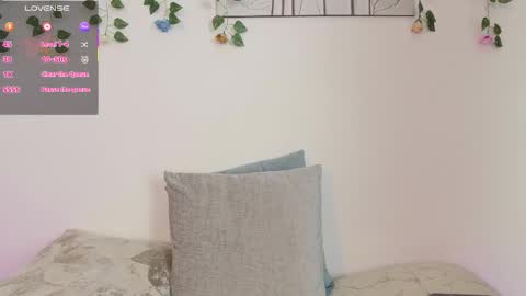 Helen  online show from November 10, 9:10 pm