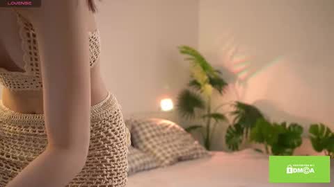 Snapshot of swtty_meivi chatting on October 11, 6:18 am MEI online show from October 11, 6:18 am