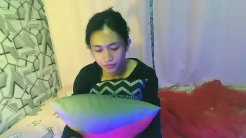 sydnyxox1 online show from April 22, 3:36 am