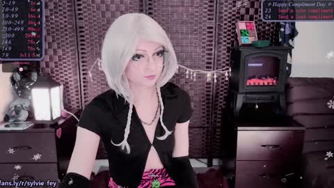 Snapshot of sylvie_fey chatting on January 24, 11:56 pm Sylvie online show from January 24, 11:56 pm
