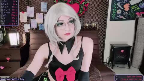 Snapshot of sylvie_fey chatting on February 16, 10:10 pm Sylvie online show from February 16, 10:10 pm