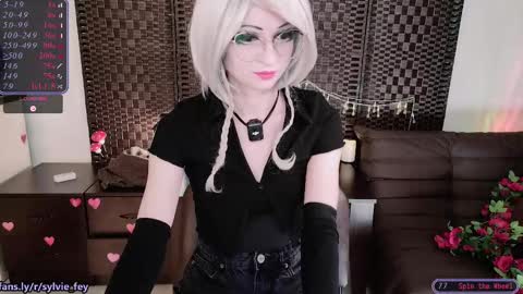 Snapshot of sylvie_fey chatting on February 22, 10:15 pm Sylvie online show from February 22, 10:15 pm