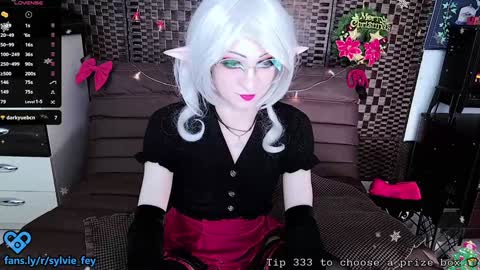 Snapshot of sylvie_fey chatting on December 8, 12:51 am Sylvie online show from December 8, 12:51 am