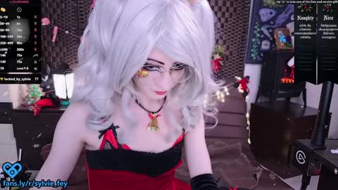 Snapshot of sylvie_fey chatting on December 19, 12:45 am Sylvie online show from December 19, 12:45 am