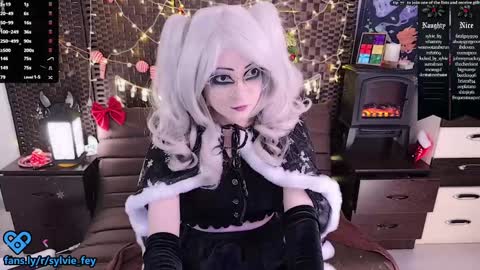 Snapshot of sylvie_fey chatting on December 29, 12:20 am Sylvie online show from December 29, 12:20 am