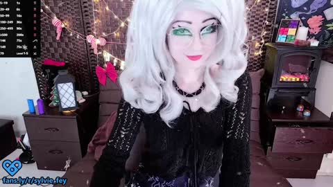 Snapshot of sylvie_fey chatting on December 31, 11:39 pm Sylvie online show from December 31, 11:39 pm