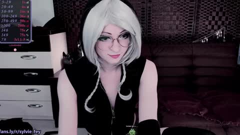 Snapshot of sylvie_fey chatting on January 30, 12:07 am Sylvie online show from January 30, 12:07 am