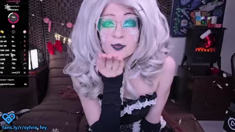 Snapshot of sylvie_fey chatting on December 21, 1:15 am Sylvie online show from December 21, 1:15 am