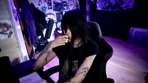 Lina online show from April 26, 4:05 pm