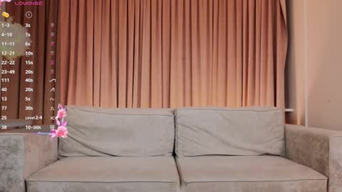 Liv online show from February 9, 7:09 pm