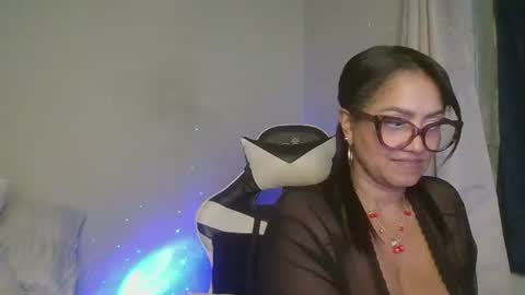 yameil online show from February 1, 9:35 pm