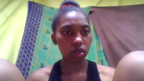 Snapshot of tahiriniah chatting on February 15, 8:44 am tahiriniah online show from February 15, 8:44 am