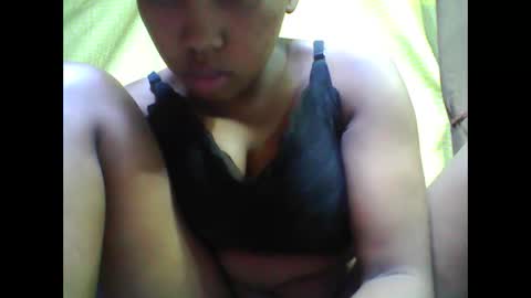 Snapshot of tahiriniah chatting on September 23, 12:25 pm tahiriniah online show from September 23, 12:25 pm