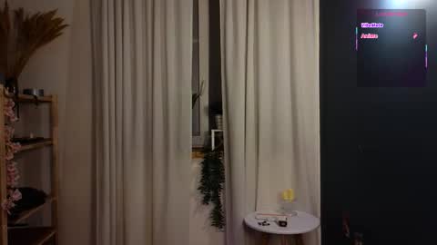 Lizzy online show from November 18, 5:03 pm