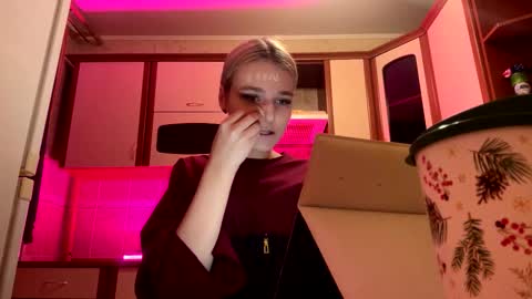 Mia online show from February 18, 6:18 pm