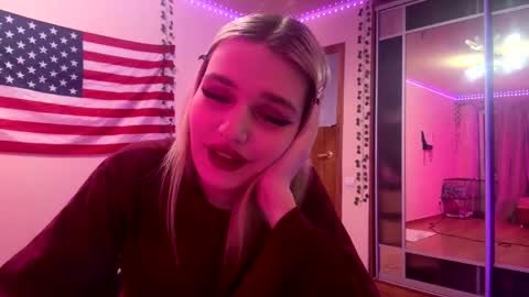 Mia online show from March 9, 7:28 pm