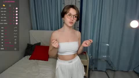 Jessi online show from March 8, 3:00 pm