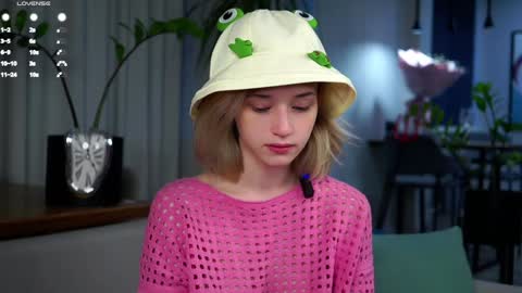 Mia online show from February 9, 1:45 am