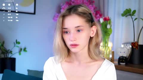 Mia online show from March 9, 6:06 am