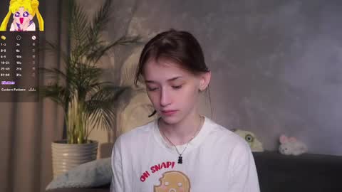 Mia online show from April 25, 4:15 am