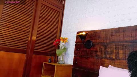 Snapshot of tamara_sanz1 chatting on October 9, 11:03 am online show from October 9, 11:03 am