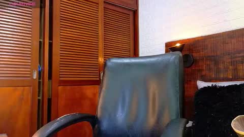 Snapshot of tamara_sanz1 chatting on October 1, 10:09 am online show from October 1, 10:09 am