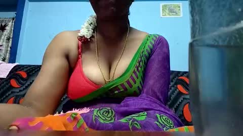 Snapshot of tamilmadhi520 chatting on October 3, 6:57 pm tamilmadhi520 online show from October 3, 6:57 pm