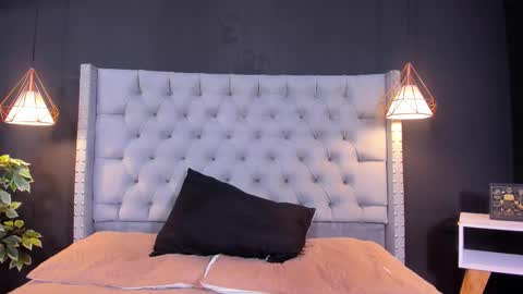   online show from September 19, 4:33 am