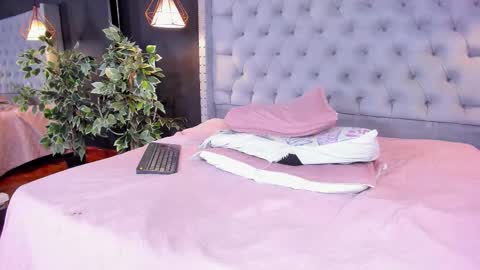  online show from September 26, 4:32 am