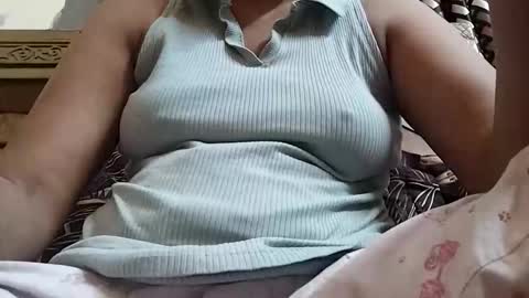 taniya_roy4628 online show from April 27, 6:54 am