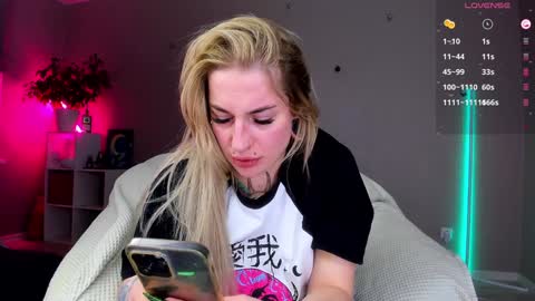 Snapshot of tanya_acid chatting on January 10, 10:36 pm Tanya acid online show from January 10, 10:36 pm