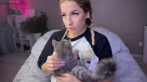 Snapshot of tanya_acid chatting on September 9, 1:33 pm Tanya acid online show from September 9, 1:33 pm