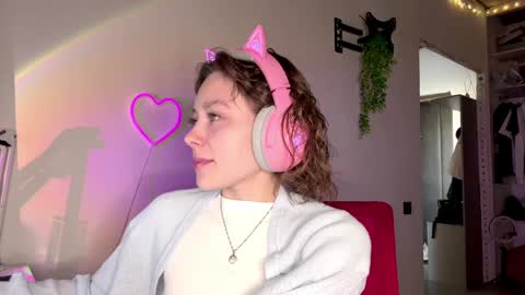 Darlin online show from May 6, 10:25 pm