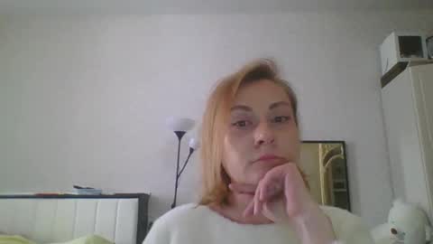 Snapshot of tatiana_xi chatting on October 2, 9:36 am tatiana_xi online show from October 2, 9:36 am