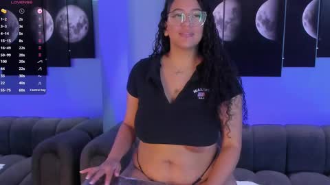 Snapshot of tatii_moon chatting on March 6, 3:57 am Tati online show from March 6, 3:57 am