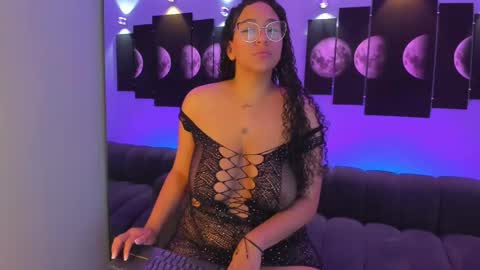 Snapshot of tatii_moon chatting on February 23, 3:39 am Tati online show from February 23, 3:39 am